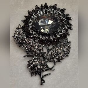 NEW Vintage-style Rhinestone Gunmetal Sunflower Brooch / Pin